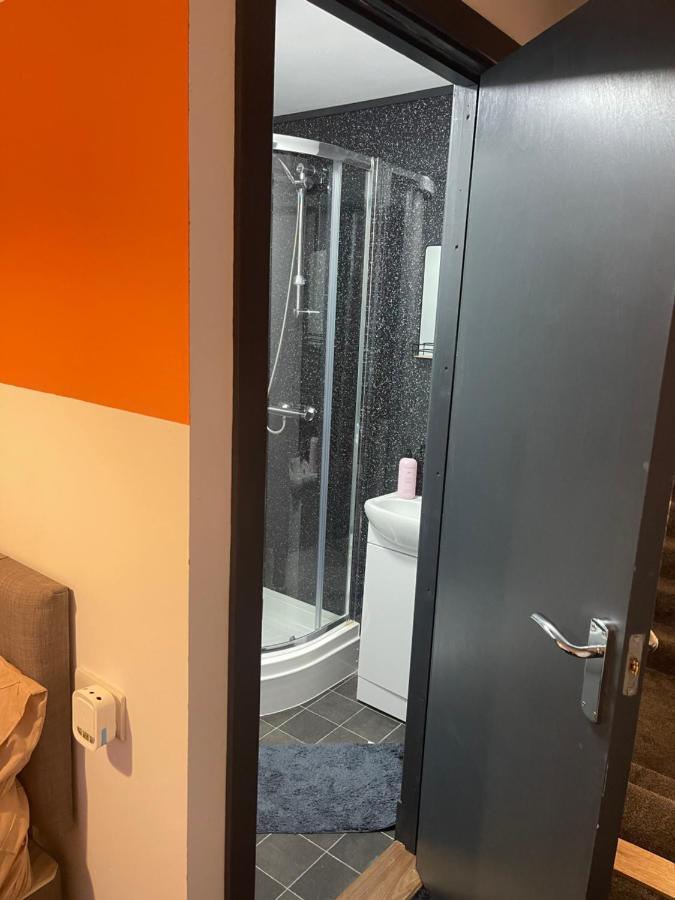 Elegant Studio1 Netflix Bathroom Close To Beach Swansea Exteriör bild