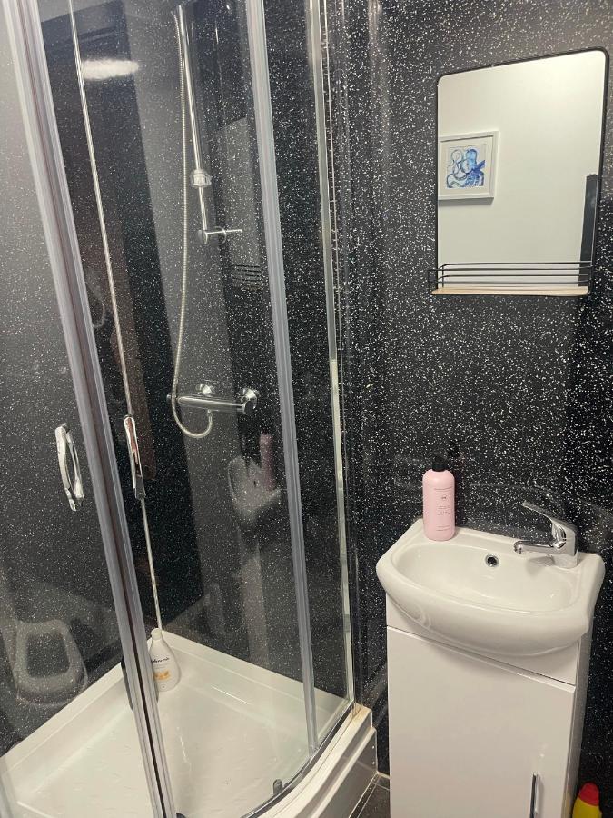 Elegant Studio1 Netflix Bathroom Close To Beach Swansea Exteriör bild