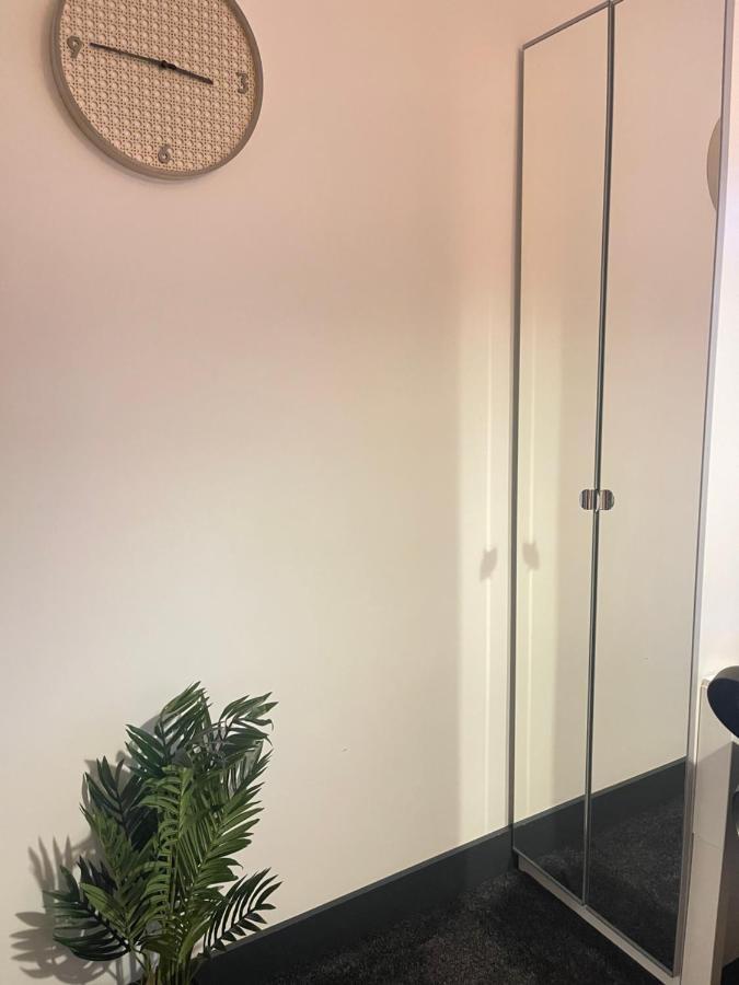 Elegant Studio1 Netflix Bathroom Close To Beach Swansea Exteriör bild